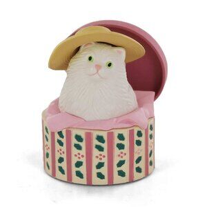EUC White Cat Sitting in Hat Box - Christmas/Holiday Vintage Avon Resin Ornament